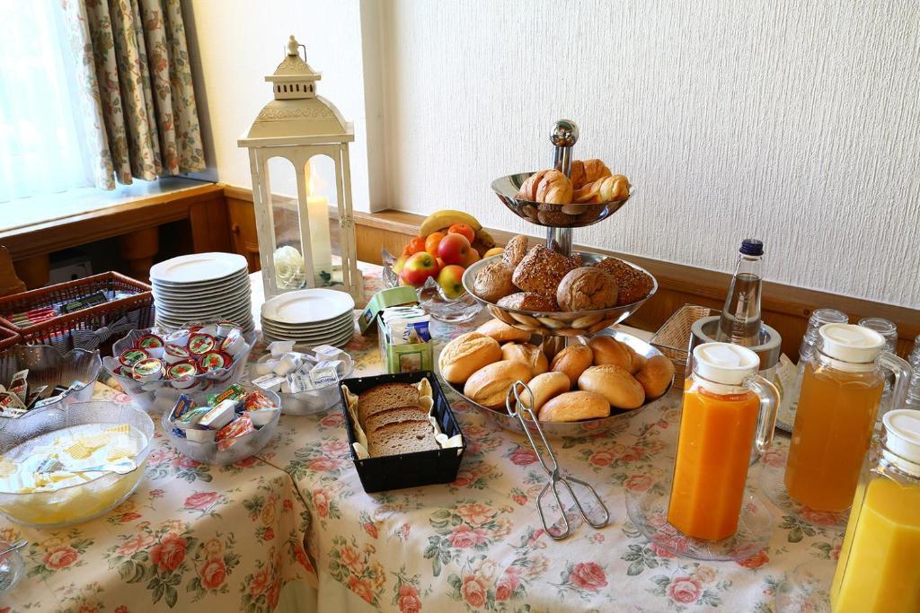 פאדרבורן Hotel Kaiserpfalz מראה חיצוני תמונה