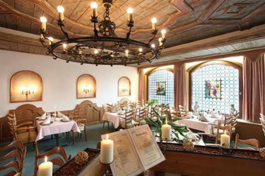 פאדרבורן Hotel Kaiserpfalz מראה חיצוני תמונה