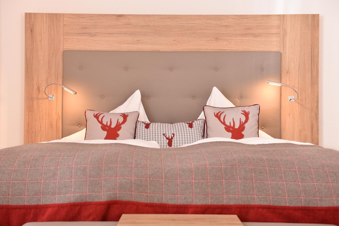 פאדרבורן Hotel Kaiserpfalz מראה חיצוני תמונה